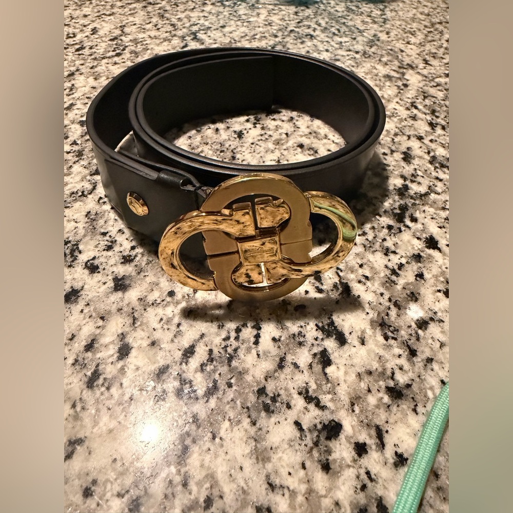 Salvatore Ferragamo Black Belt with Gold Buckle - Picture 2 of 5